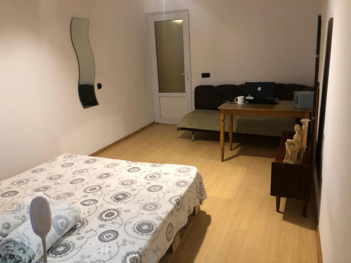 4 Friends Hostel 예레반 외부 사진