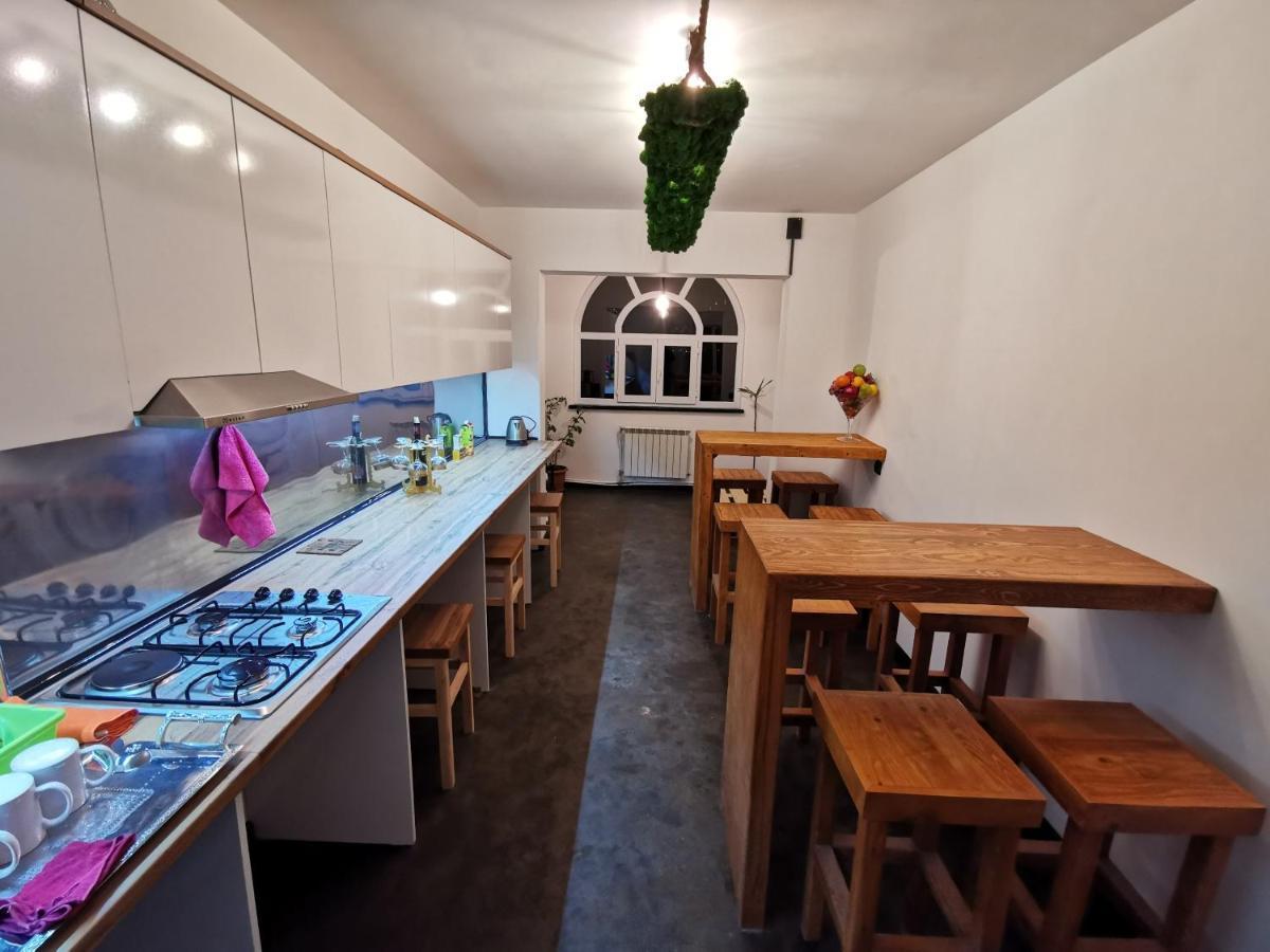 4 Friends Hostel 예레반 외부 사진