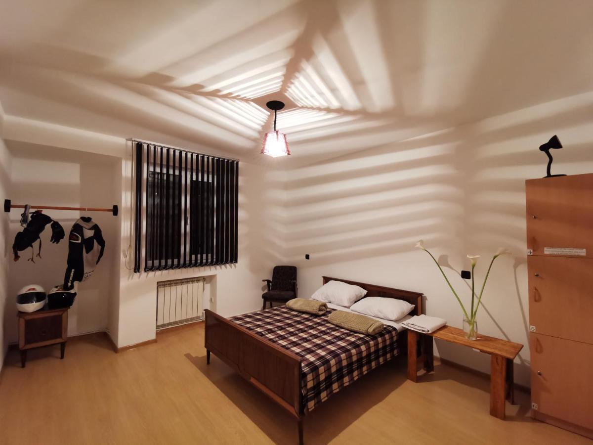 4 Friends Hostel 예레반 외부 사진