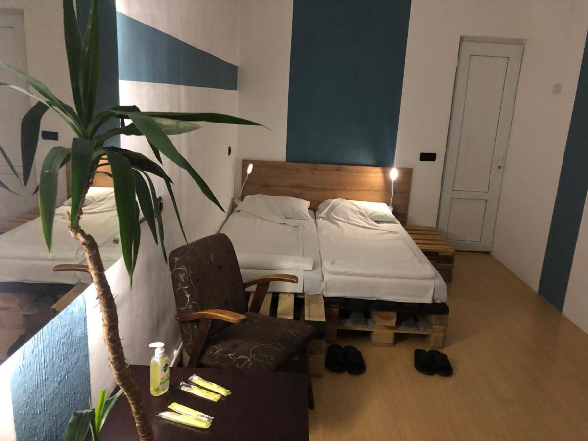 4 Friends Hostel 예레반 외부 사진