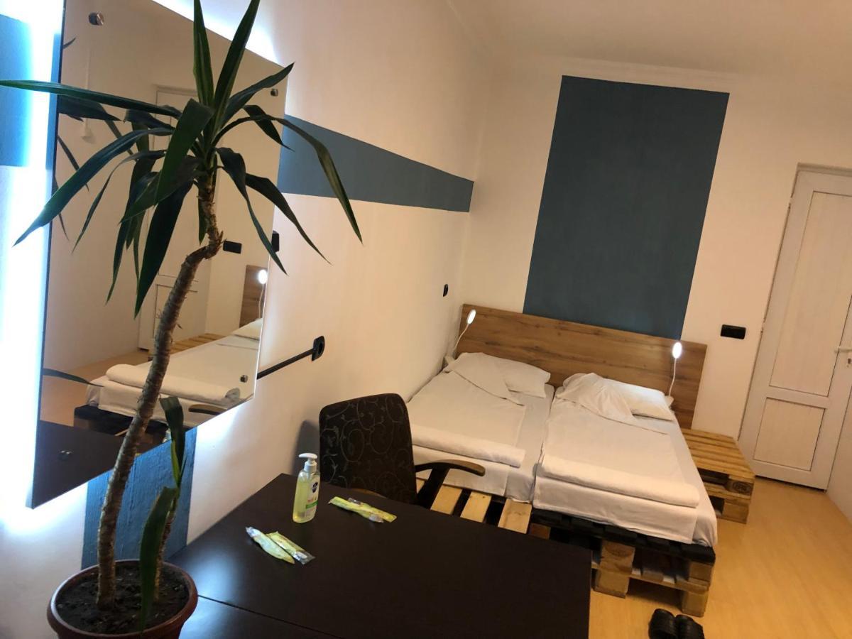4 Friends Hostel 예레반 외부 사진