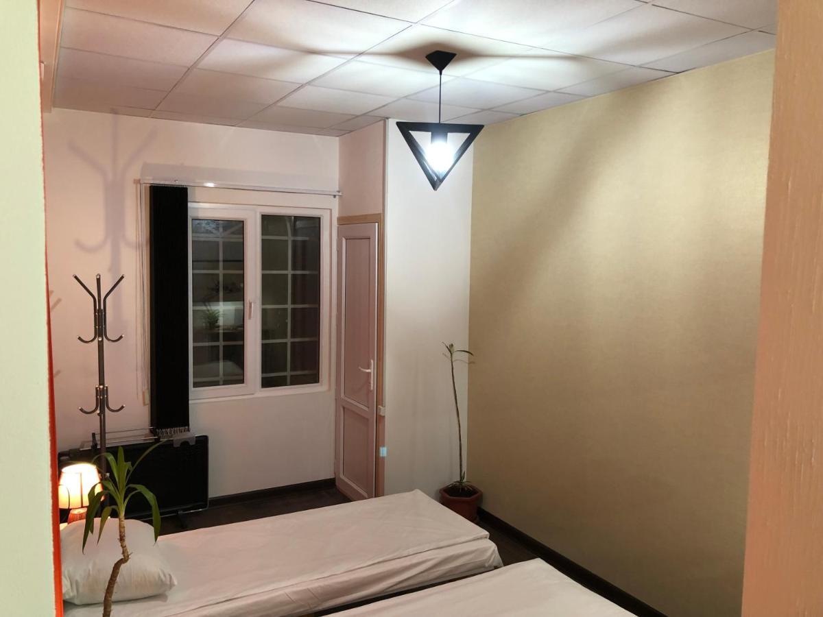 4 Friends Hostel 예레반 외부 사진